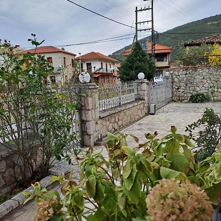 Kontolati's Mountain House Graviá